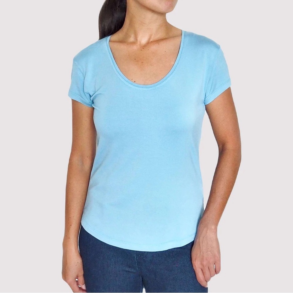 Mesh back scoop neck baby blue tee